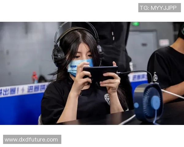 电竞新闻探索杨静在和平精英中的成长与挑战之路深度对话分享人生经验